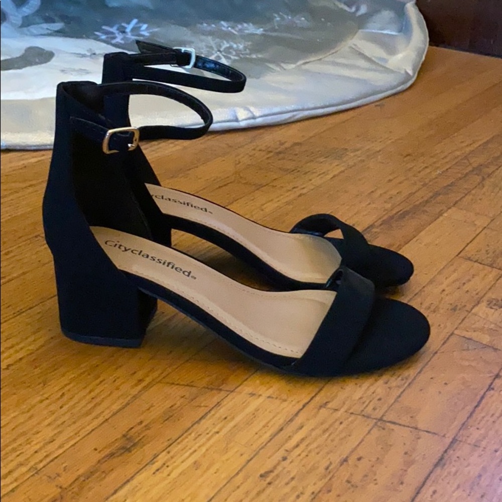 2 inch black suede heels
